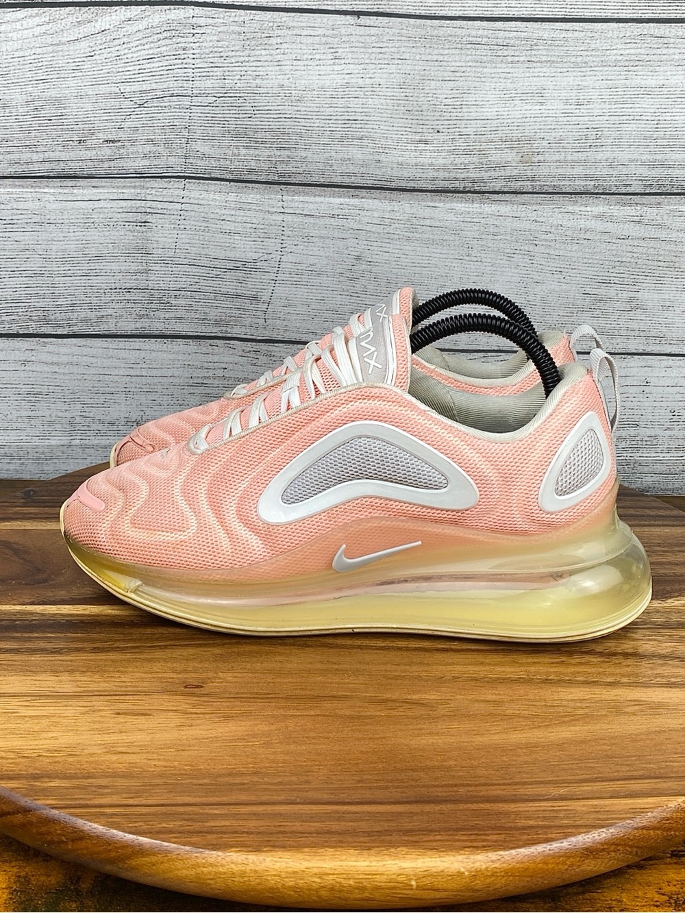 Nike Air Max 720 Bleached Coral Women’s Shoes AR9293-603 Sneaker Size 8.5